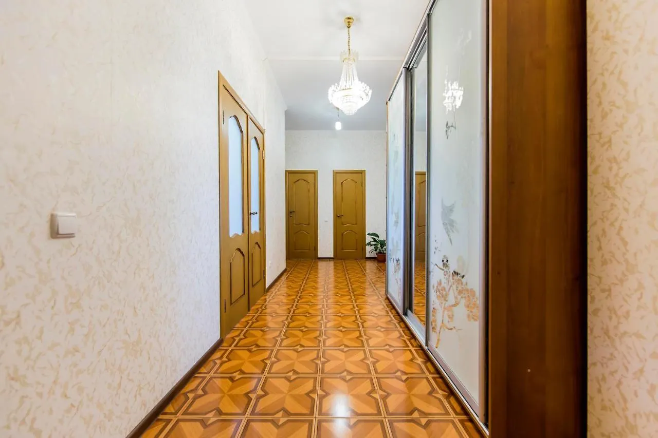 Large 2 Room Apartment With A Beautiful View 2 Min Metro Chernigivska كييف