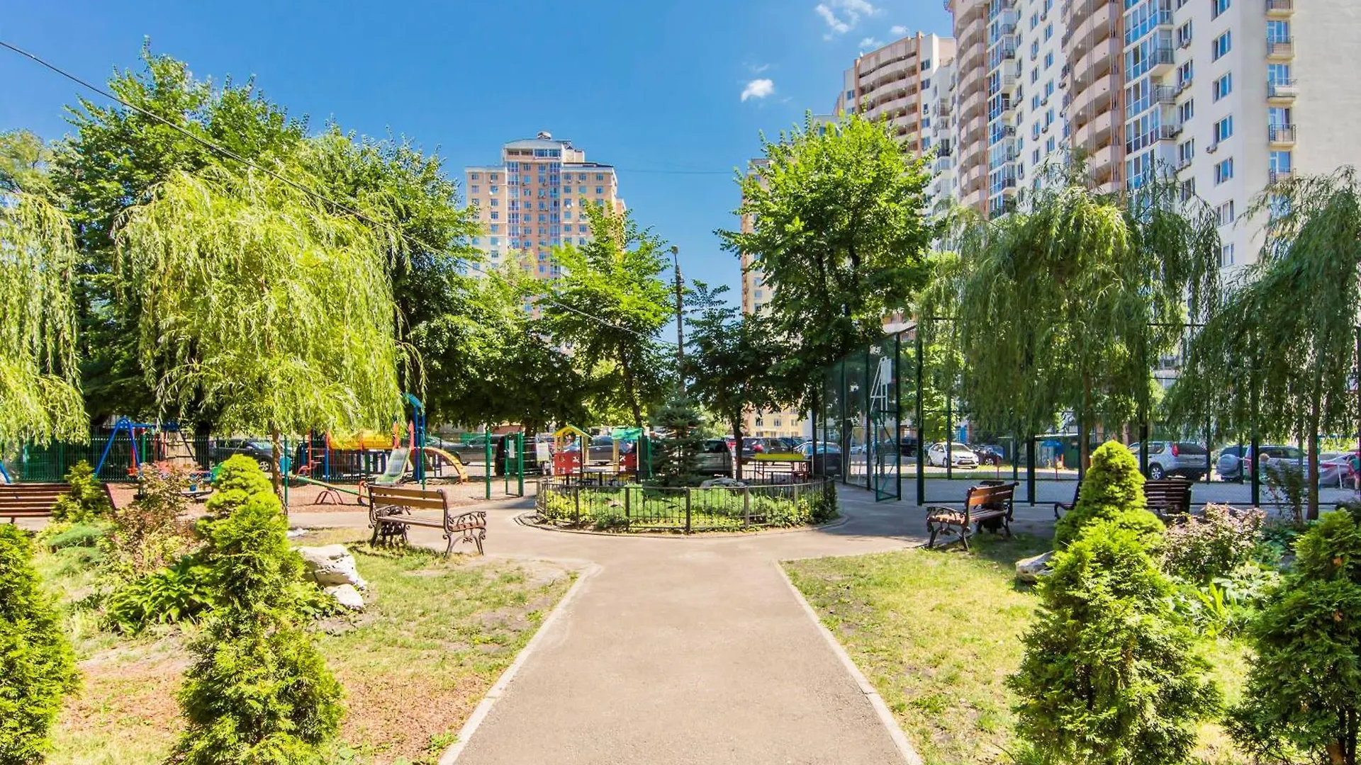 Large 2 Room Apartment With A Beautiful View 2 Min Metro Chernigivska كييف