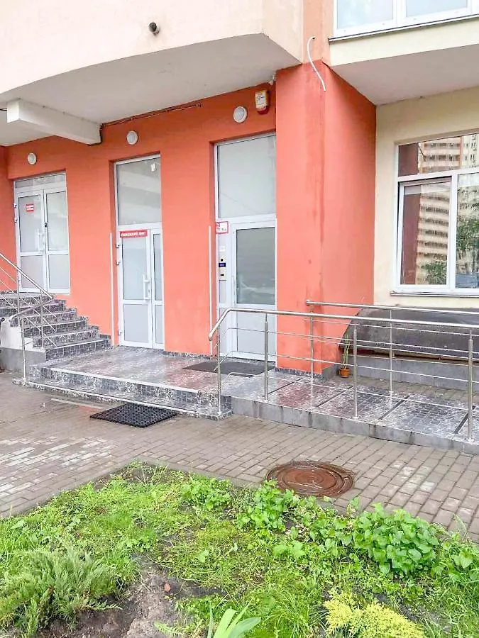 Large 2 Room Apartment With A Beautiful View 2 Min Metro Chernigivska 基輔