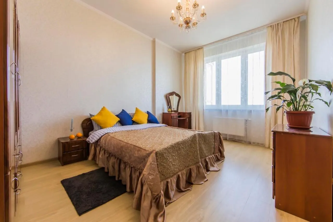 Large 2 Room Apartment With A Beautiful View 2 Min Metro Chernigivska 基輔