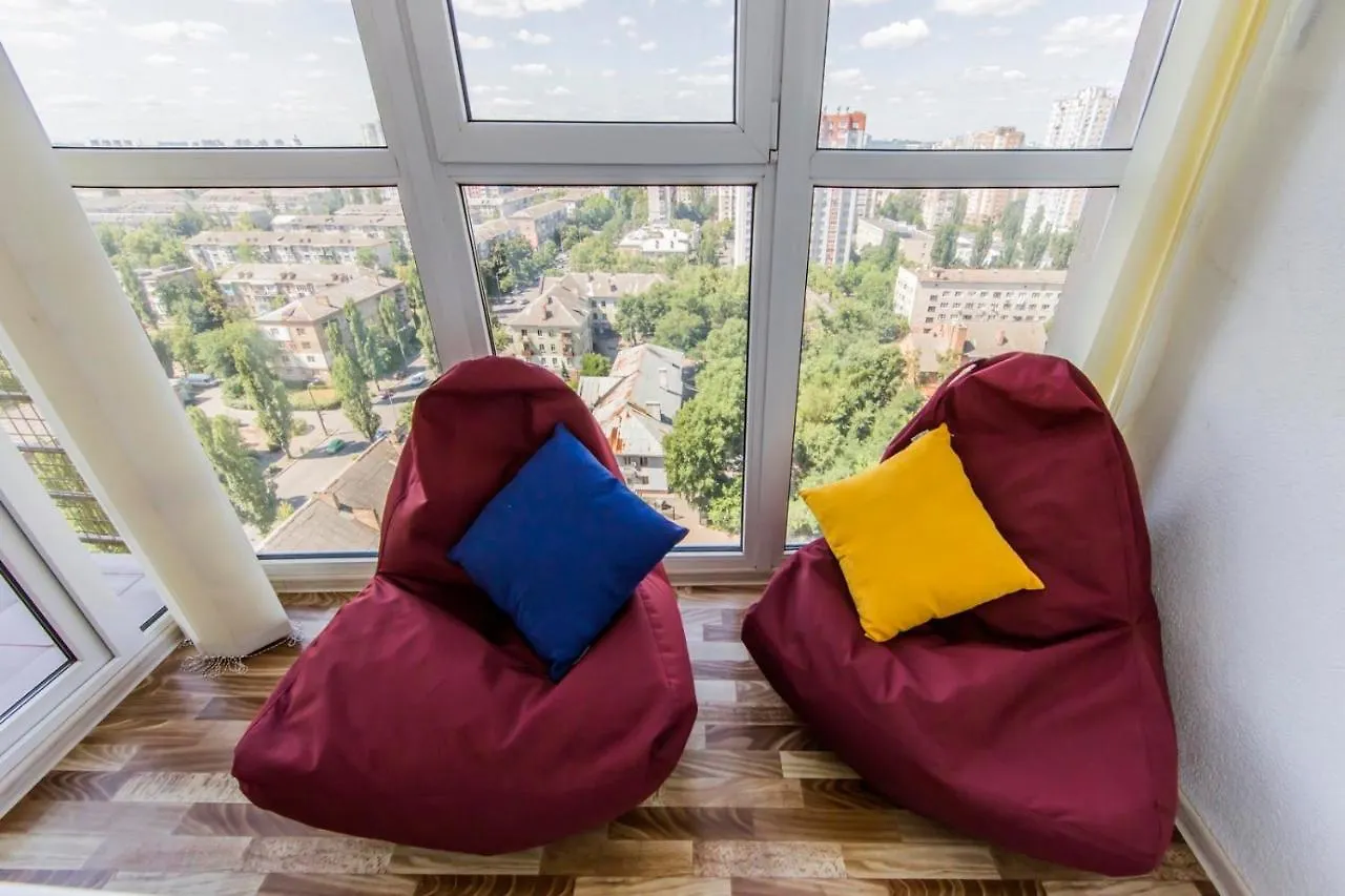 Large 2 Room Apartment With A Beautiful View 2 Min Metro Chernigivska 基輔 乌克兰