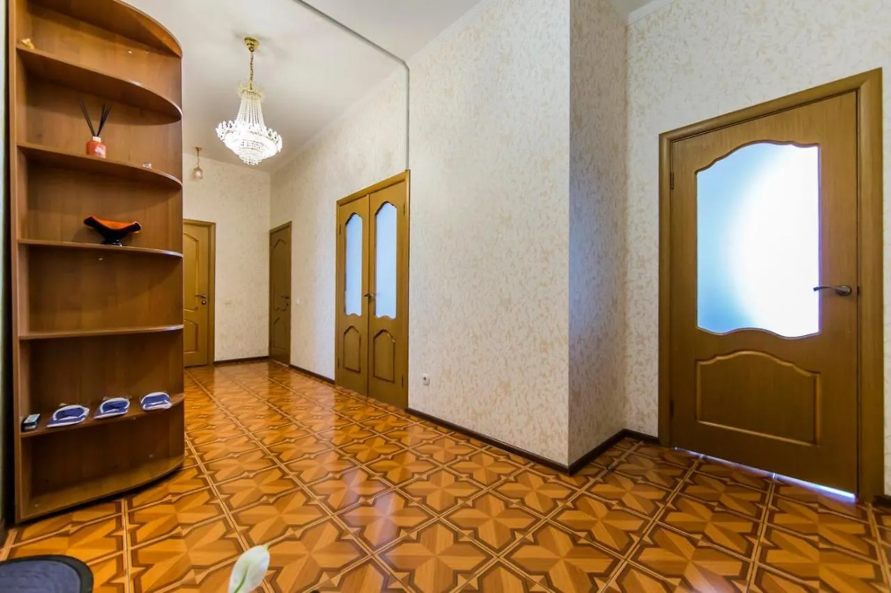 Large 2 Room Apartment With A Beautiful View 2 Min Metro Chernigivska 基輔 0*,  乌克兰