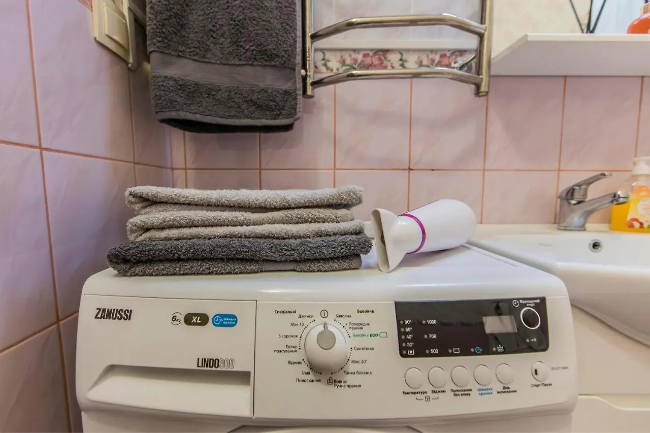 Large 2 Room Apartment With A Beautiful View 2 Min Metro Chernigivska 基輔 0*,  乌克兰