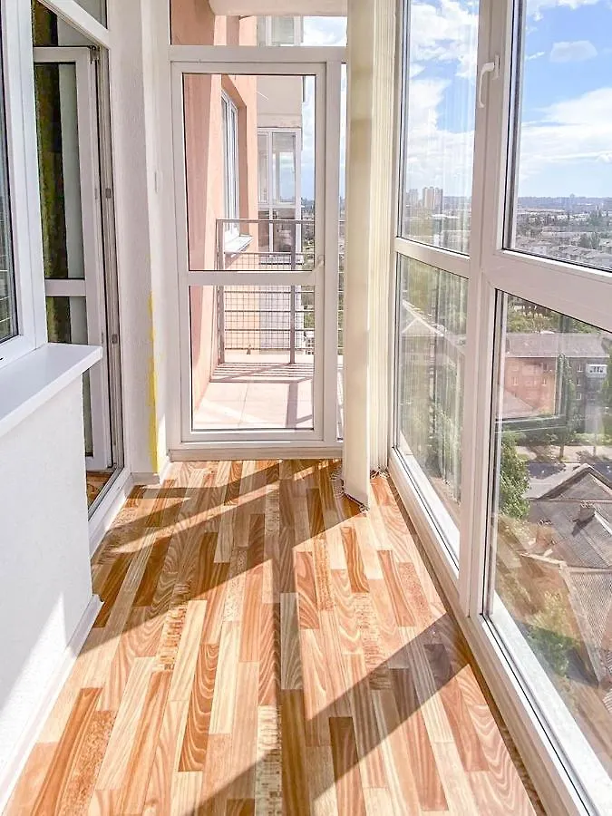 קייב Large 2 Room Apartment With A Beautiful View 2 Min Metro Chernigivska