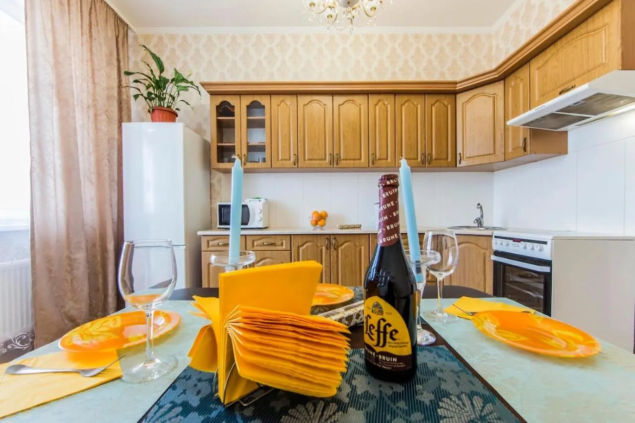 קייב Large 2 Room Apartment With A Beautiful View 2 Min Metro Chernigivska אוקראינה